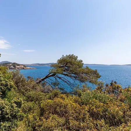 Appartement Lumineux Refait A Neuf Sanary-sur-Mer